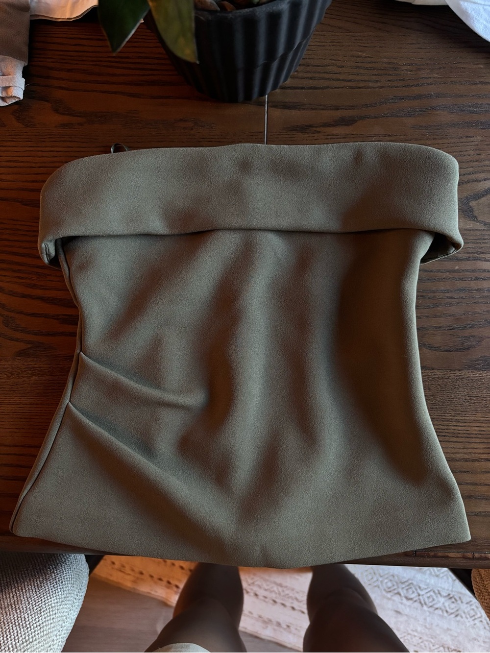 Aritzia Babaton Eyecatcher Top